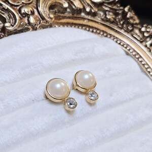Vintage Avon Goldtone Faux Pearl Cabachon and Rhinestone Stud Earrings